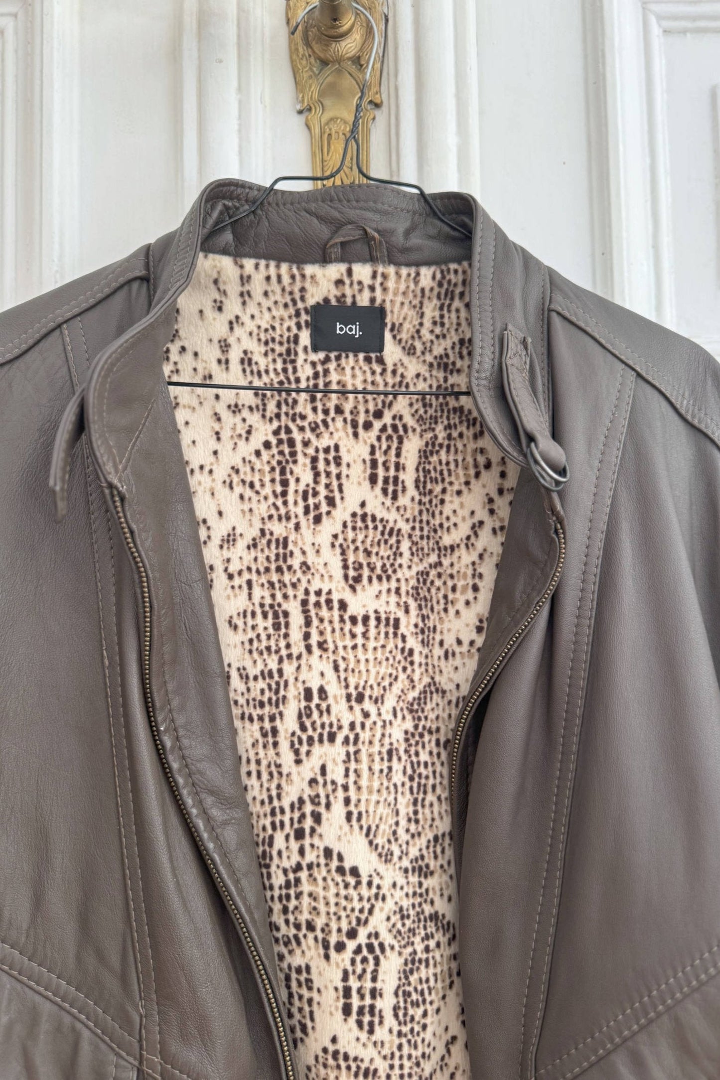 Heavy Leather Vest "SNAKESTER." - baj.