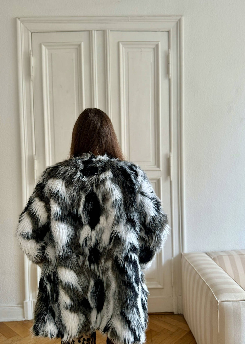 Faux Fur Jacket "POINT." - baj.