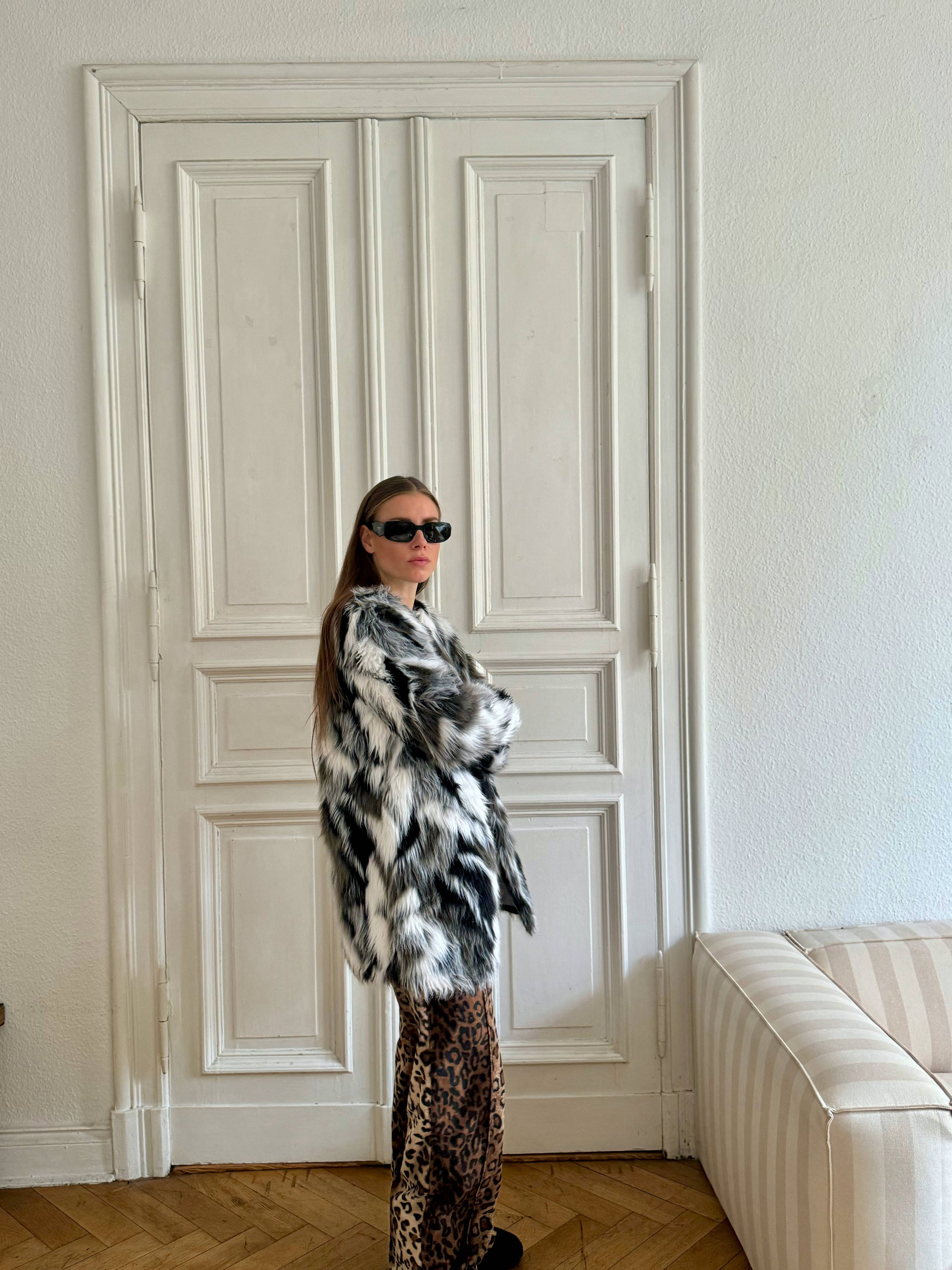 Faux Fur Jacket "POINT." - baj.