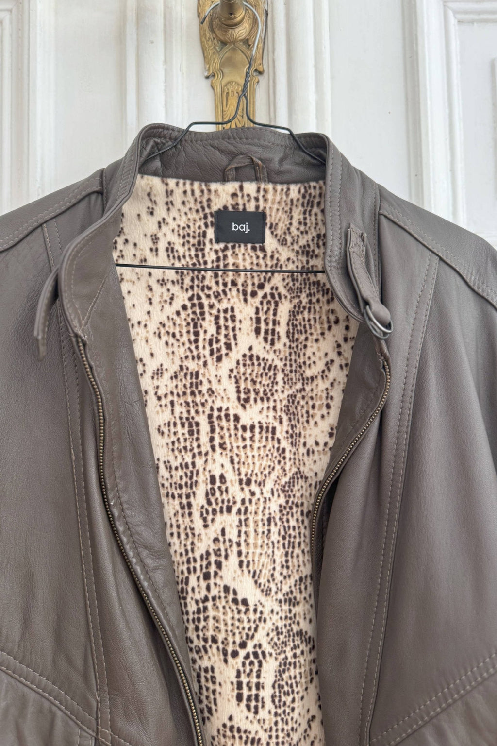 Heavy Leather Vest "SNAKESTER." - baj.