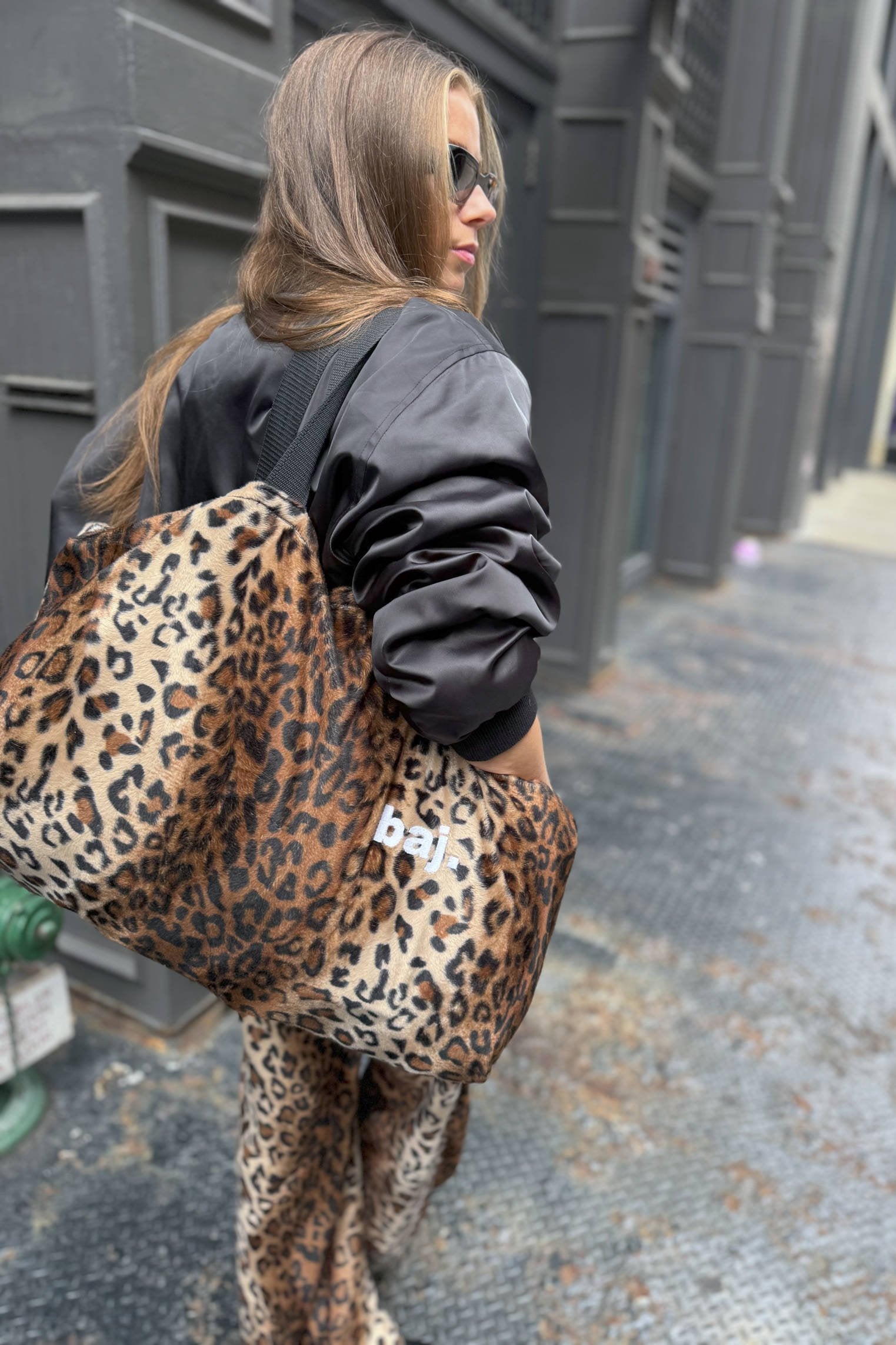 Large Tote Bag "LEOTO." - baj.