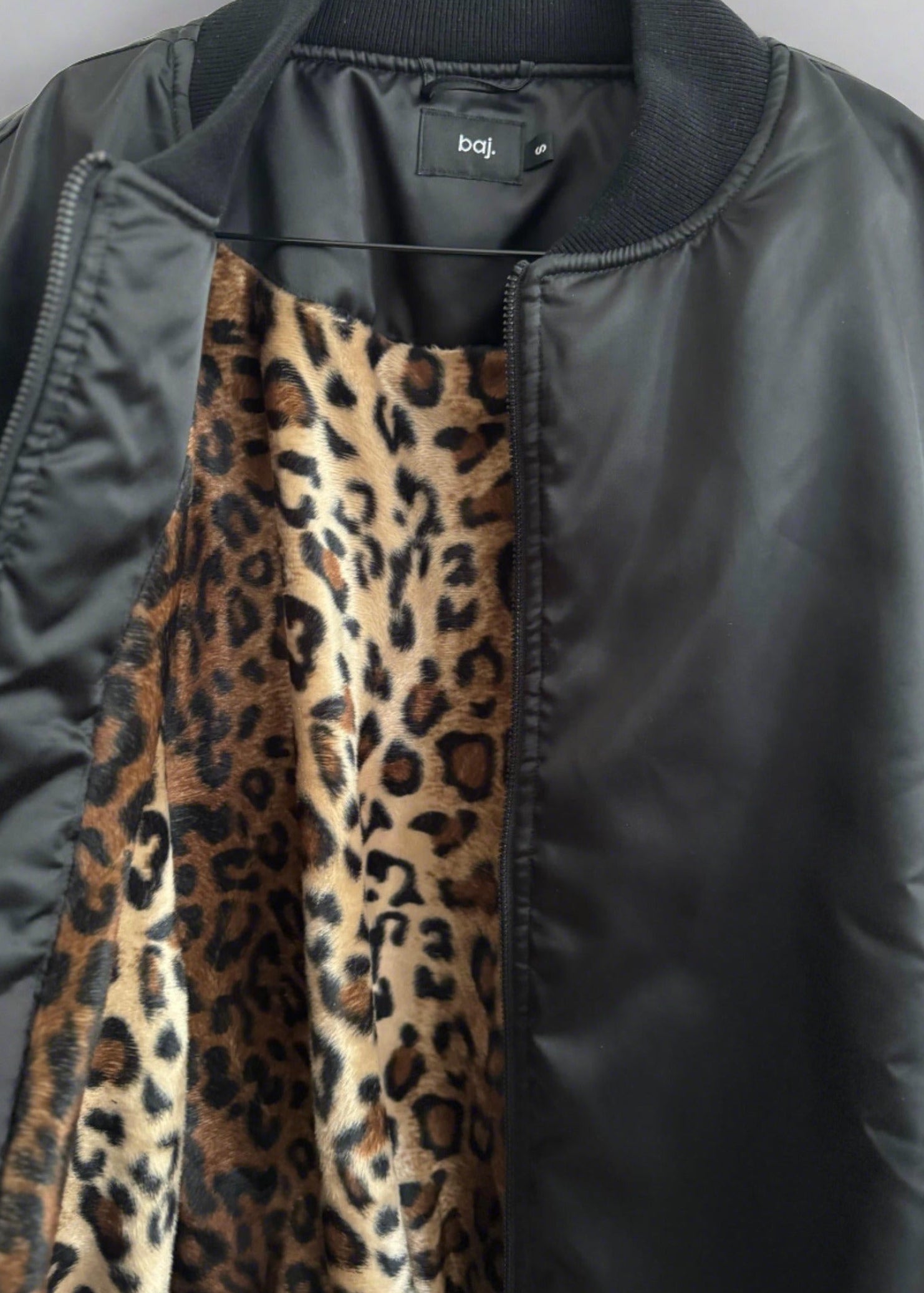 Unisex Bomber "LEOBAE." - baj.